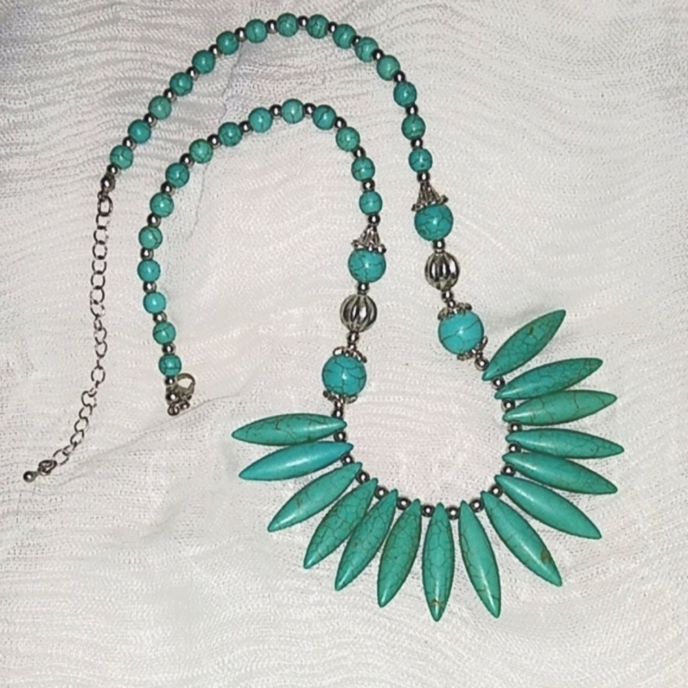 💃Turquoise and Silver 18" Necklace